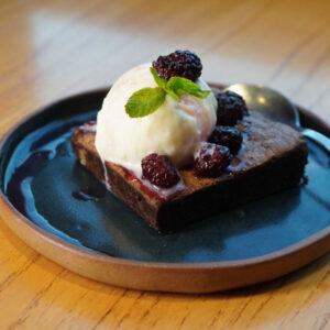Brownie con helado